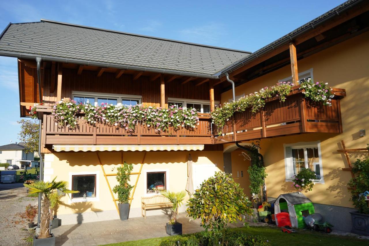 Schmiedbauergut Elixhausen, Mitten In Der Natur Exterior photo